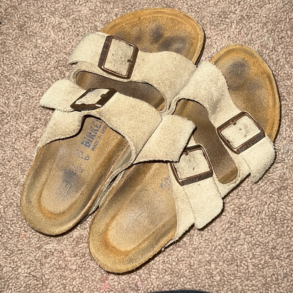 Birkenstock Women's US 7.5 Arizona Sandals Tan Suede Leather Double Buckle Cork